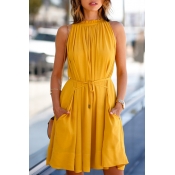 Lovely Casual Round Neck Belted Yellow Blending Mi