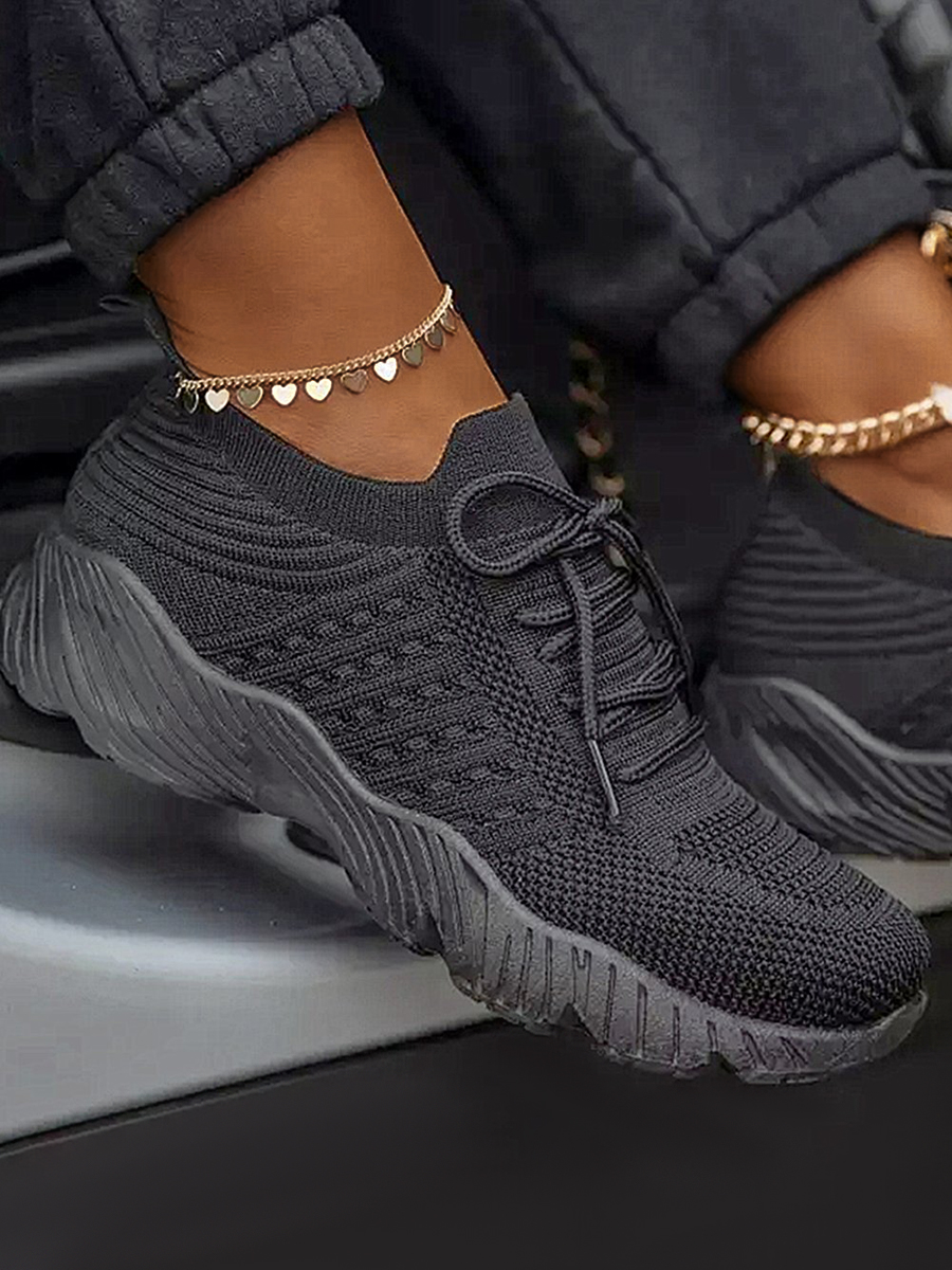 LW Round Toe Breathable Sneakers