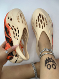 LW Painted Cut Out Flats